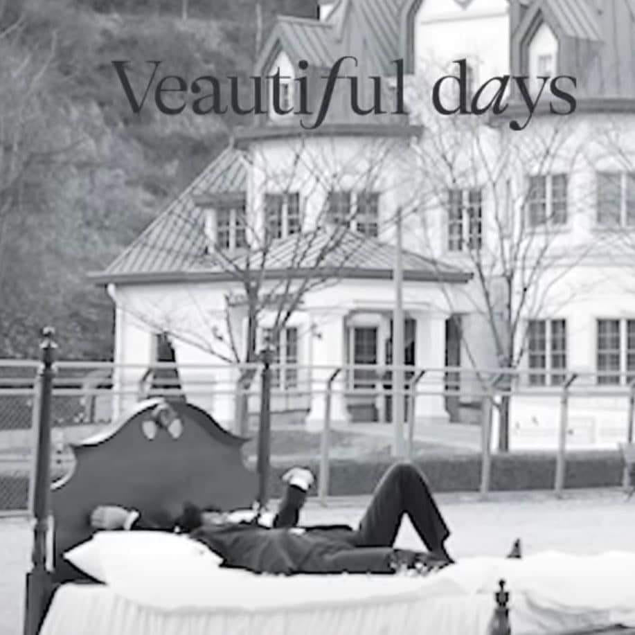 [PRE-ORDER] BTS Special 8 Photo-folio Me, Myself, and V 'Veautiful Days'